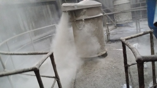 攪拌站倉頂除塵器改造為集中地面除塵器 勢在必行 攪拌站倉頂除塵器改造為集中地面除塵器 勢在必行